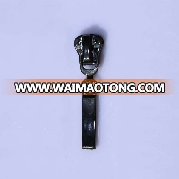 Derlin Auto Lock Zipper Slider with Costomer Design Puller